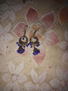 Blue Silling Bag With Matching Earrings.