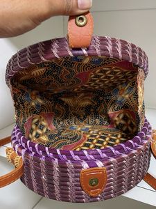 Shell Decorated Crossbody Bag