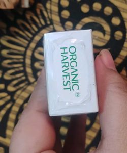 Organic Harvest Weightless BB Cream