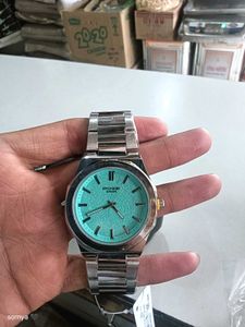 Stylish POZE Quartz Watch