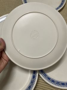 6 Melamine Plates