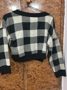Crop Checkered V-Neck Sweater