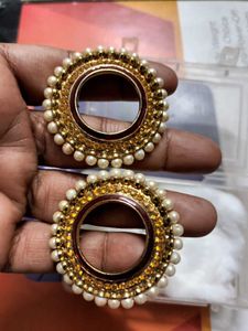 Golden pearl Earring
