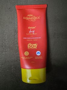 Aqualogica Detan+ Dewy Lightweight Sunscreen