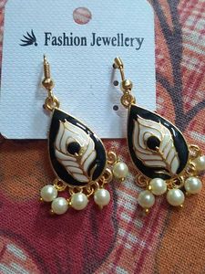 Peacock Leaves Earing With Golden Detail And Pearl