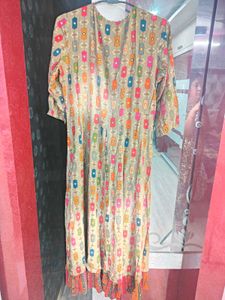 Ethnic DressGown With Free 💄&amp; hair Accesso