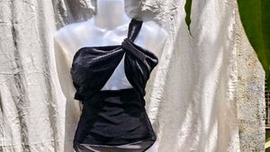 15.30.4 SEXY BODYSUIT