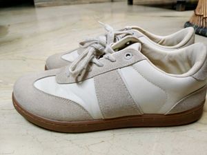 Casual Beige Sneakers