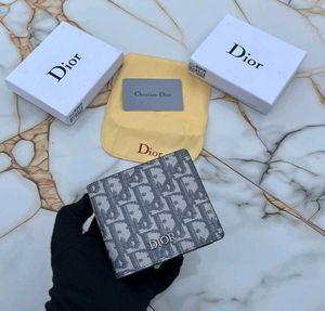 MIX BRANDED MENS PREMIUM QUALITY WALLET WD BOX