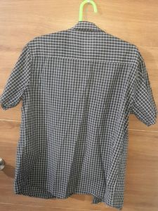 L Size Half Sleeves Shirt.