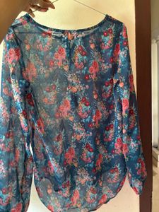 Floral Top From Max ( XS) Good Condition