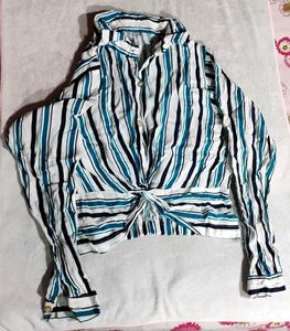 Crop Wraped Striped Shirt .