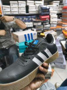 Adidas Sneakers