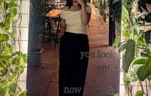 Off-Shoulder Chic Top (used only 1time)