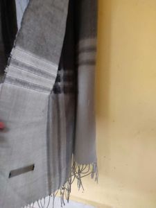 Stylish Striped Scarf - Perfect for All Seasons