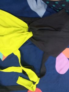 Women Twisted Crop Top