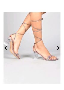 Paisley Print Tie-up Chunkey Heels