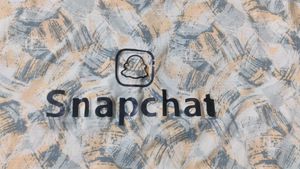 Snapchat Graphic T-shirt