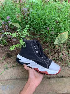 Converse (only 10 times used)