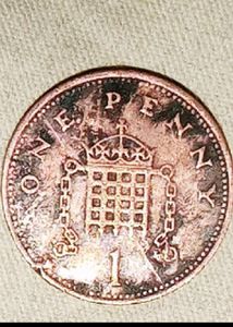 8 Old Coins With 5rs Note On Sale