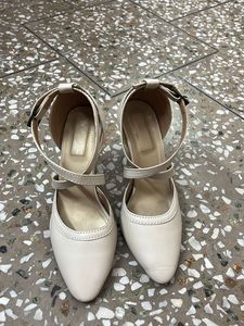 Nude Pensil Heels With Grass Toppers