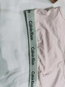 🇳🇿💫💗 Calvin Klein Pink Sports Bra