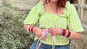 Green Gingham Puff Sleeve Top