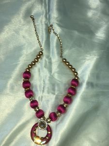 Light Weight Magenta Necklace