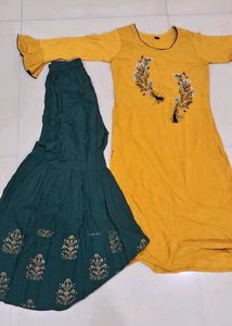 Kurti Ka 2 Pes H Plaza K Sath