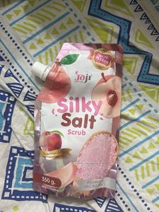 JOJI Silky Salt Scrub - Peach