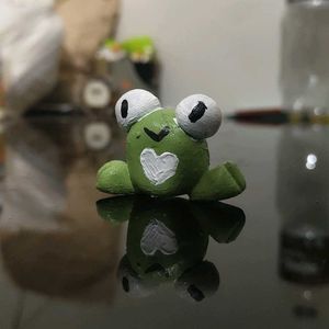 Kawaii Frog Clay Desk Buddy 🐸