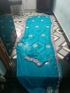 Saree With Small Size Blouse... Awesome Deal Just