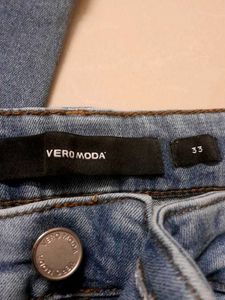 Ankle length Jeans with Slits