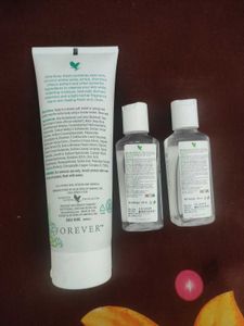 😍Body Wash And Sanitizer Combo..😍