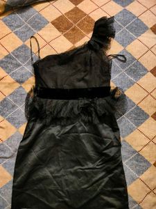 Chic Black One-Shoulder Dress
