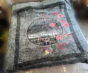 Floral Design Throw Blanket