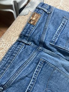 Straight Fit Midrise Jeans