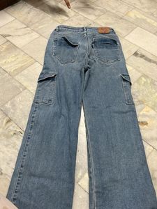 Wide Leg Cargo Jeans