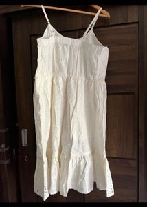 White hakoba cute dress
