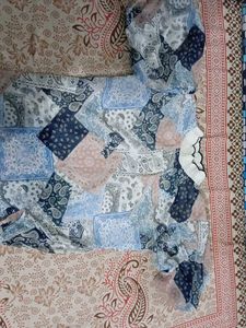 Patterned Women&#39;s Top