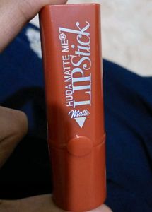Huda Beauty Lipstick