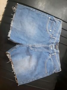 Rough Edge Denim Shorts Size 32,34