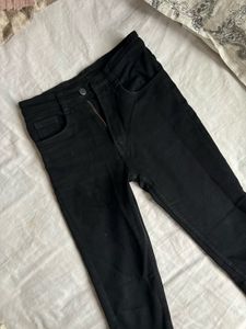 Black Skinfit Jeans