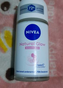 NIVEA Natural Glow Deodorant