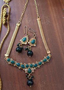 Set Of 4 Necklace And Earrings