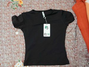 Black Newme Basic Tee