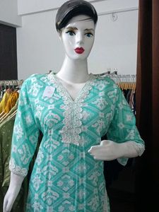 Lace Worked Kurti With Pant