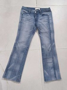 LEVI'S GIRL