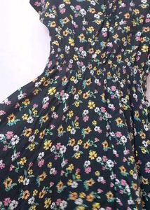 Flowering Black Top With Goal