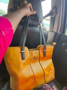 Lavie Tote Bag